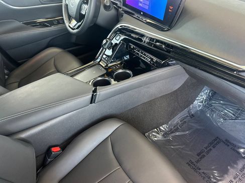Certified 2023 Toyota Mirai w/ Advanced Technology Package RWD image 19