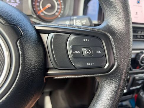 Used 2025 Jeep Wrangler Sport AWD/4WD image 29