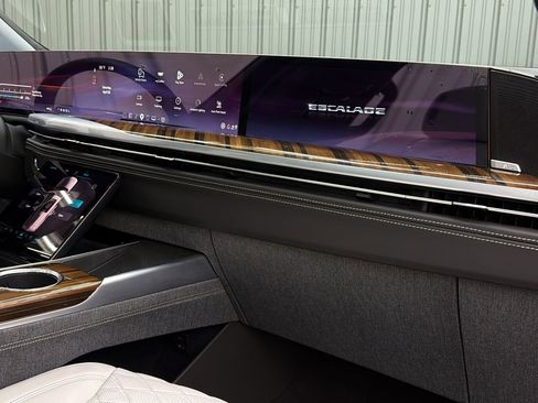 Used 2026 Cadillac Escalade Platinum Sport AWD/4WD image 37