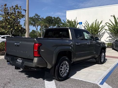 Used 2025 Toyota Tacoma Limited AWD/4WD image 3