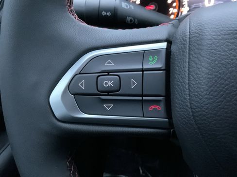 Used 2024 Jeep Compass Trailhawk w/ Trailhawk Convenience Group image 19