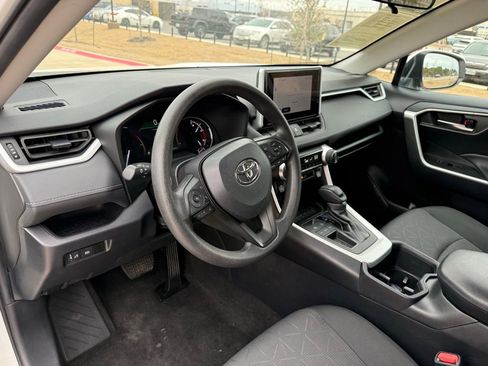 Used 2024 Toyota RAV4 XLE image 12