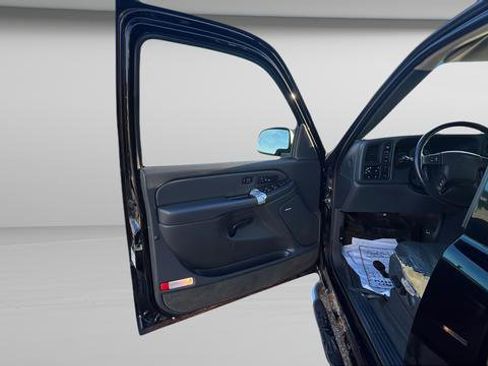 Used 2005 GMC Sierra 1500 SLT w/ Light Duty Power Package image 9