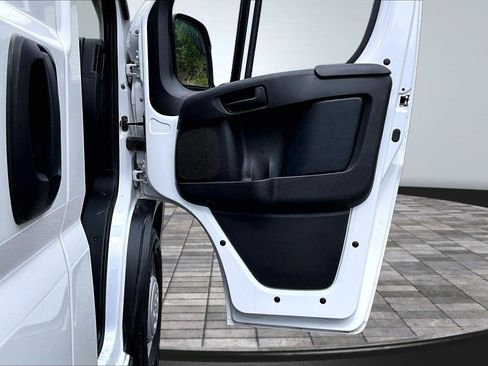 Used 2025 RAM ProMaster 2500 w/ Convenience Group FWD image 24