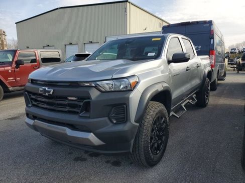 Used 2024 Chevrolet Colorado Trail Boss w/ Advanced Trailering Package image 3