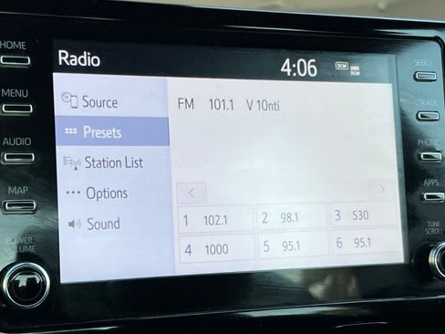 Used 2020 Toyota Corolla SE FWD image 18