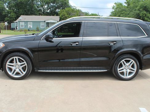 Used 2014 Mercedes-Benz GL 550 4MATIC w/ Driver Assistance Package image 7