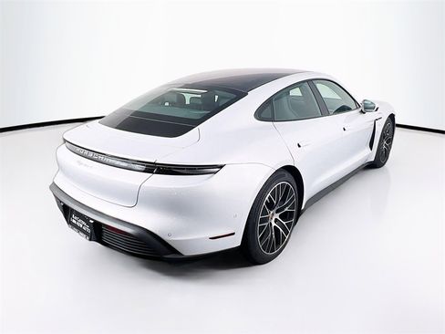 New 2025 Porsche Taycan image 9