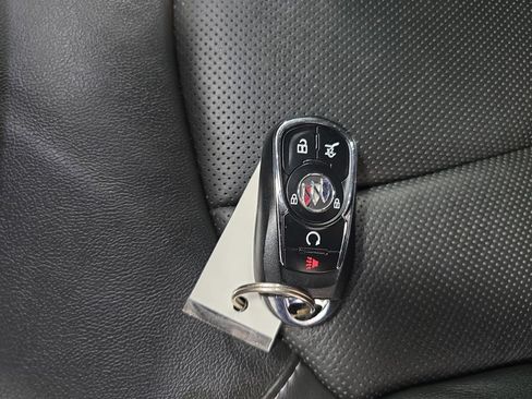Used 2020 Buick Envision Essence FWD image 37