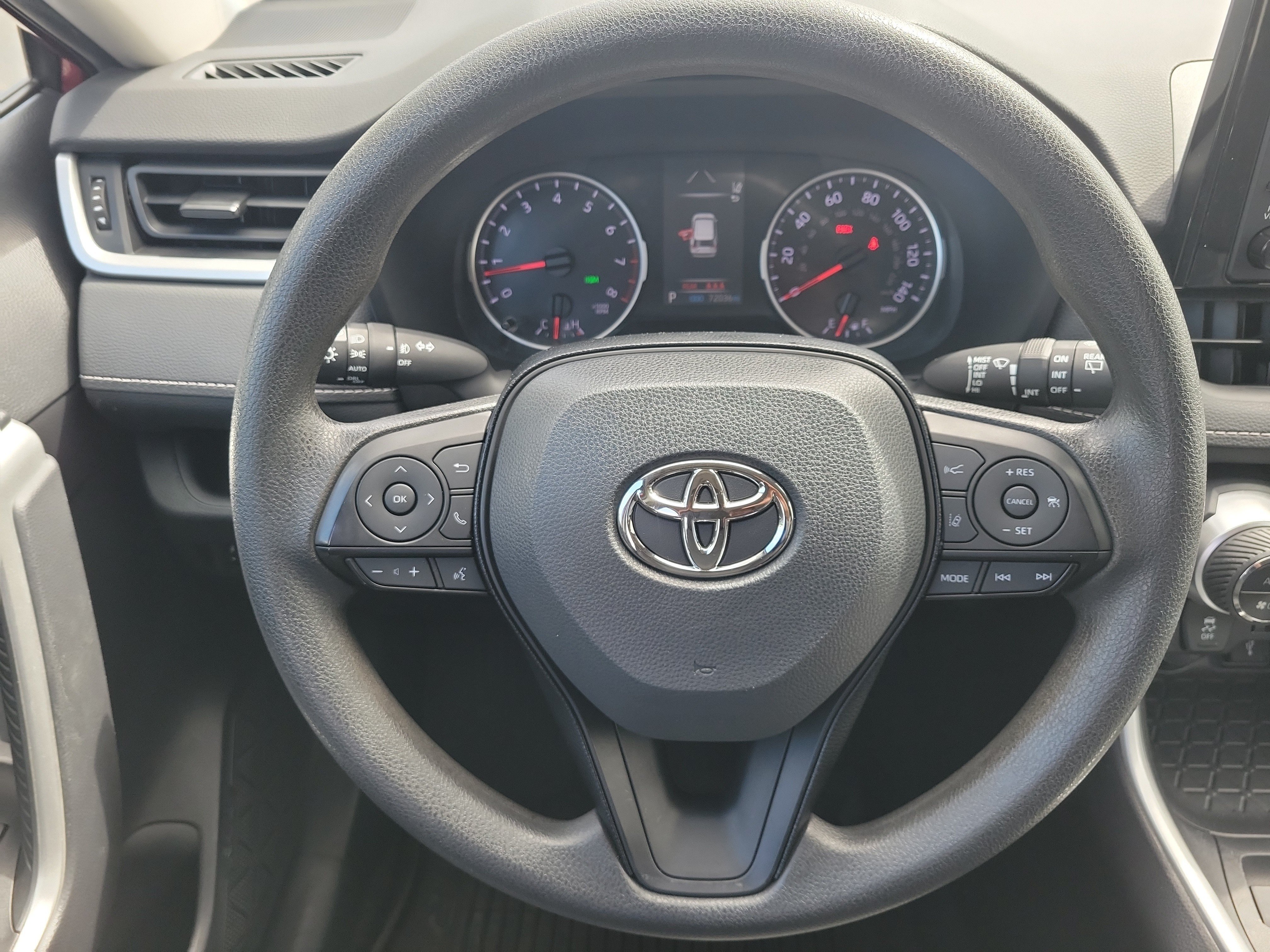 Certified 2021 Toyota RAV4 XLE w/ Convenience Package FWD image 16