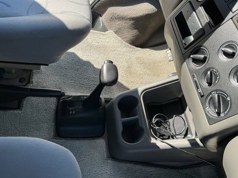 Used 2002 Volkswagen Eurovan MV image 24