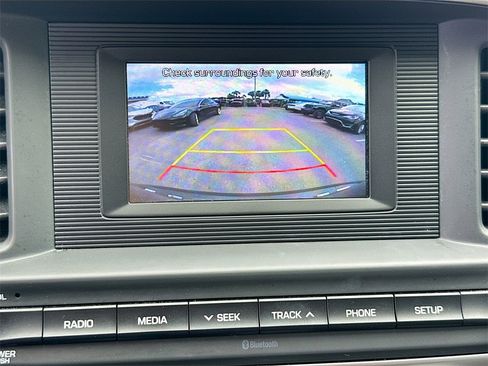 Used 2019 Hyundai Elantra SE image 14