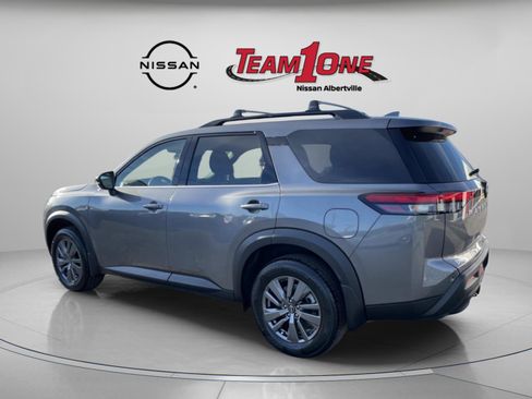 New 2025 Nissan Pathfinder SV image 4