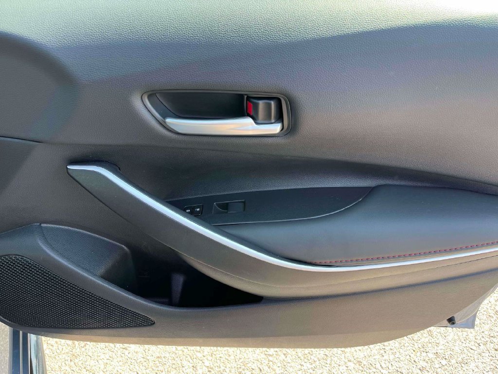 Used 2025 Toyota Corolla SE FWD image 9