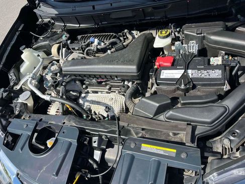 Used 2020 Nissan Rogue SV FWD image 36