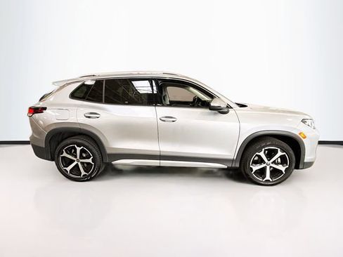 Used 2025 Volkswagen Tiguan SE AWD/4WD image 5