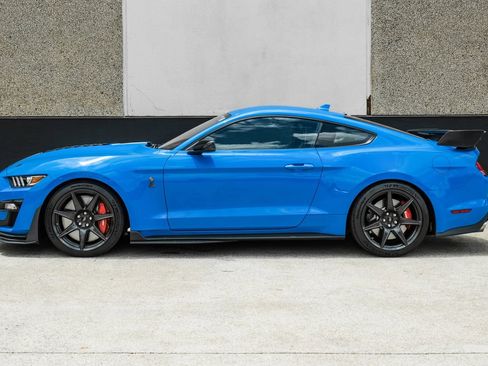 Used 2022 Ford Mustang Shelby GT500 w/ Carbon Fiber Track Pack RWD image 14