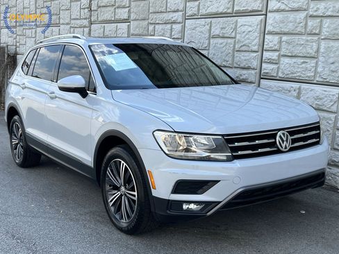 Used 2018 Volkswagen Tiguan SE image 3