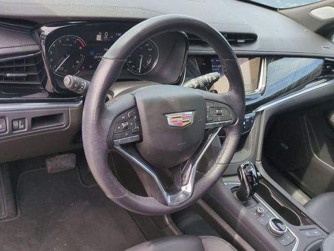 Certified 2023 Cadillac XT6 Premium Luxury FWD image 9