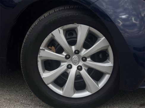 Used 2024 Toyota Corolla LE image 35