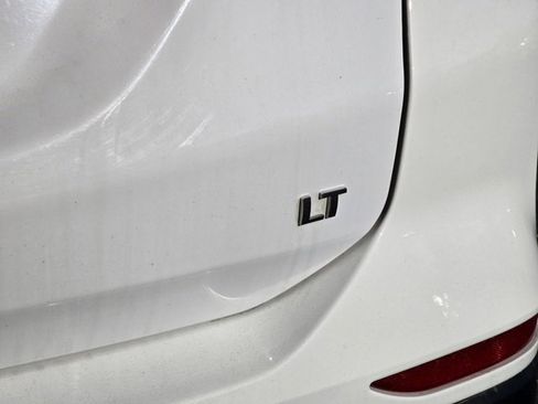 Used 2022 Chevrolet Equinox LT image 11