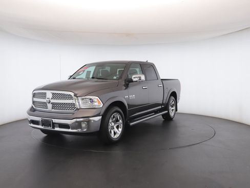 Used 2017 RAM 1500 Laramie w/ Convenience Group image 41