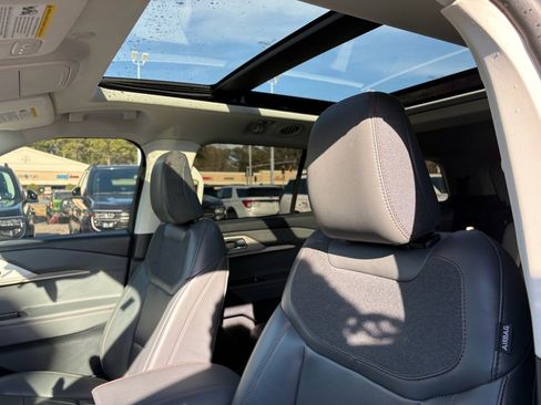 Used 2025 Ford Explorer Active w/ Active Comfort Package image 16