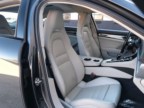 Used 2017 Porsche Panamera Turbo w/ Carbon Fiber Interior Package AWD/4WD image 32