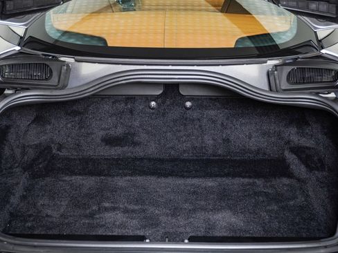 Used 2025 Aston Martin DB12 Coupe RWD image 33
