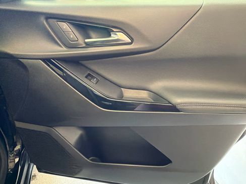 Certified 2025 Chevrolet Equinox LT FWD image 27