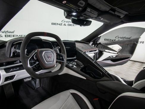 Used 2023 Chevrolet Corvette Stingray Premium Cpe w/ Z51 Performance Package image 18