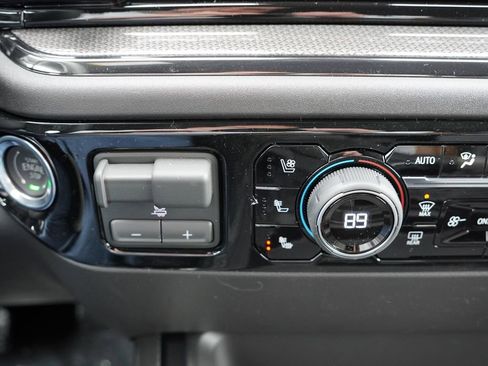 New 2026 Chevrolet Silverado 2500 ZR2 image 15