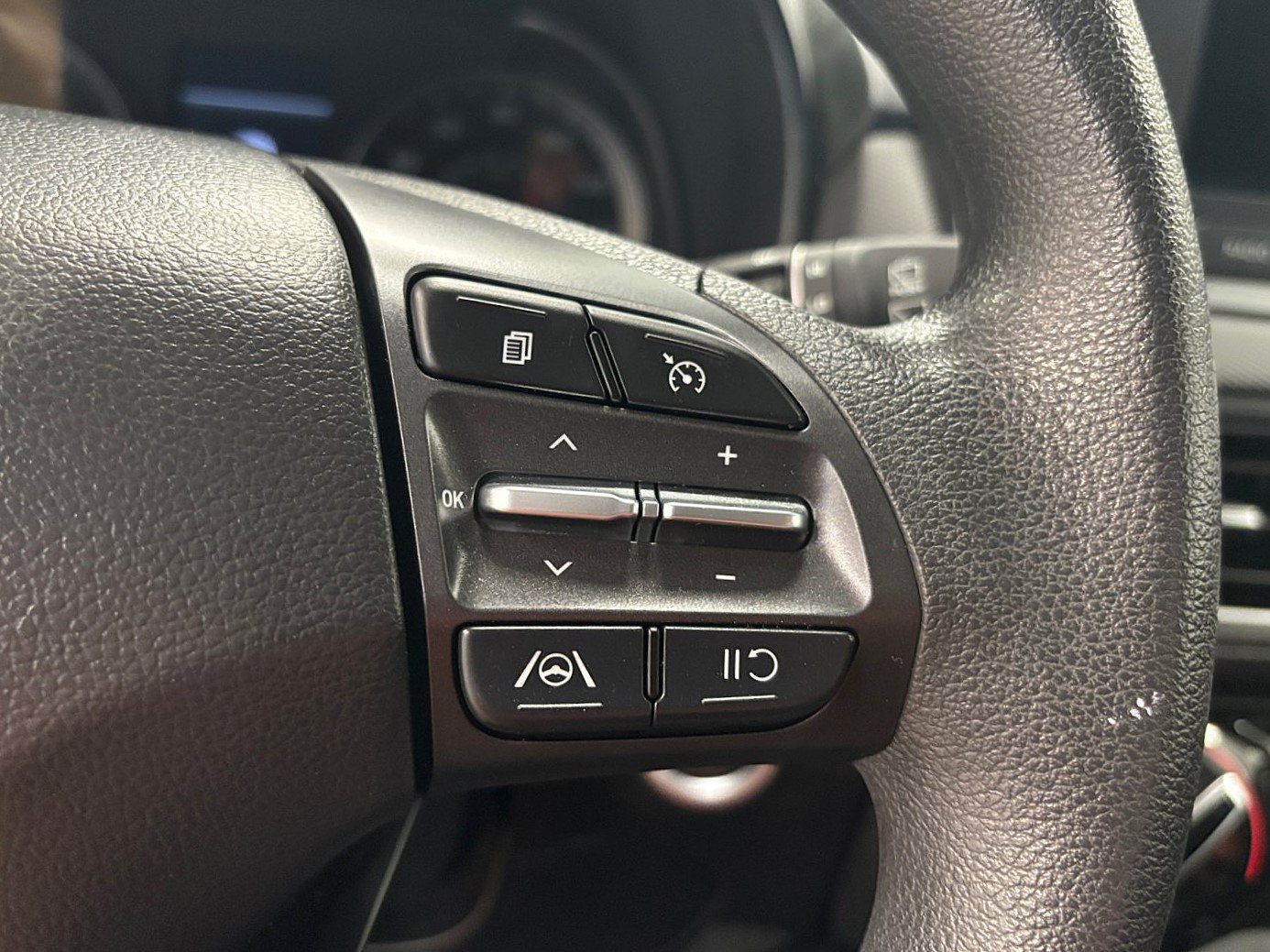 Used 2023 Hyundai Kona SEL AWD/4WD image 29