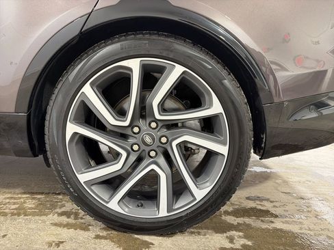 Used 2025 Land Rover Discovery Dynamic SE image 30