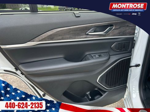 New 2025 Jeep Grand Cherokee Limited 4xe image 21