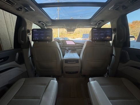 Used 2022 Cadillac Escalade Sport Platinum w/ LPO, ONYX Package image 61