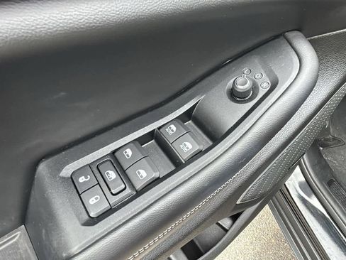 Used 2023 Jeep Grand Cherokee 4WD 4xe image 12