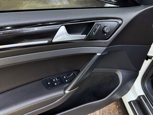 Used 2016 Volkswagen Golf R DCC & Navigation 4Motion image 13