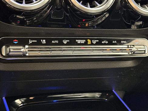 Used 2021 Mercedes-Benz GLA 250 image 25
