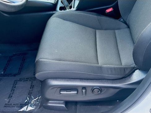 Certified 2025 Honda CR-V EX image 17