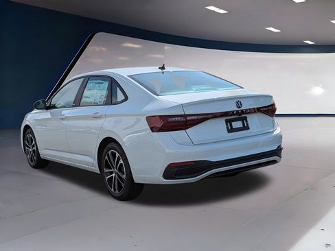 Certified 2025 Volkswagen Jetta Sport image 7