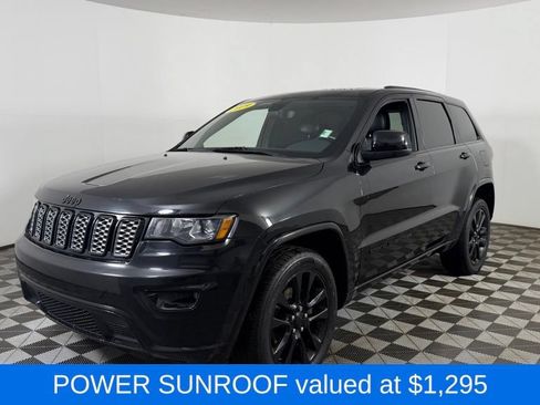 Used 2019 Jeep Grand Cherokee Altitude AWD/4WD image 3