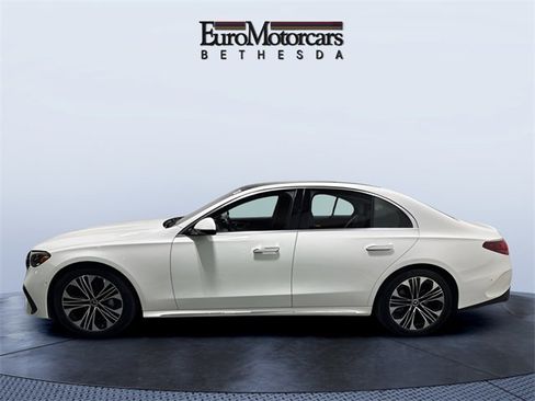 Used 2025 Mercedes-Benz E 350 4MATIC Sedan image 2