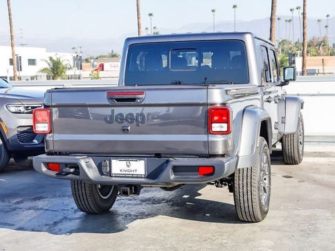 New 2025 Jeep Gladiator Sport w/ Premium Package image 9