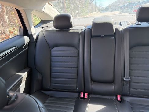 Used 2013 Ford Fusion SE image 9