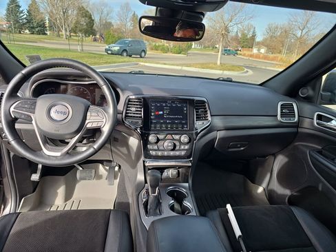 Used 2021 Jeep Grand Cherokee Laredo X image 14