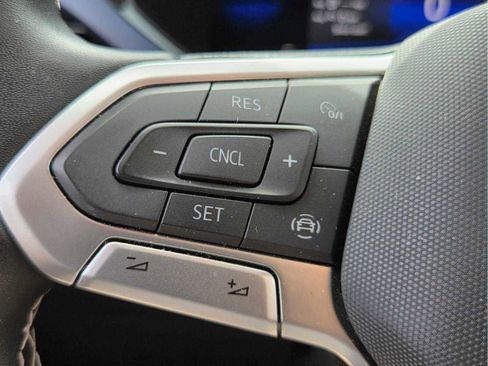 Used 2022 Volkswagen Taos SE image 30