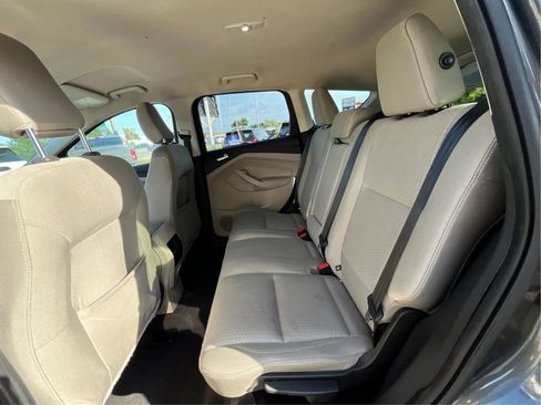 Used 2019 Ford Escape SE image 12