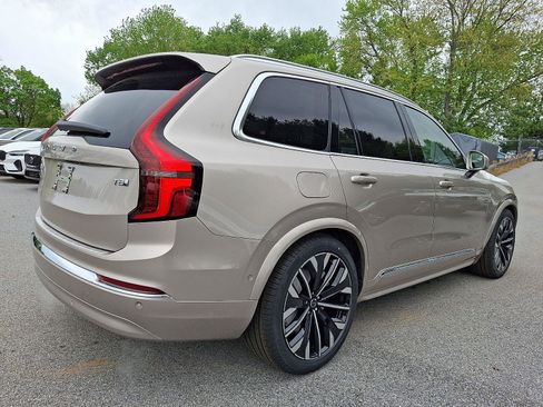 New 2026 Volvo XC90 T8 Ultra w/ Protection Package AWD/4WD image 4