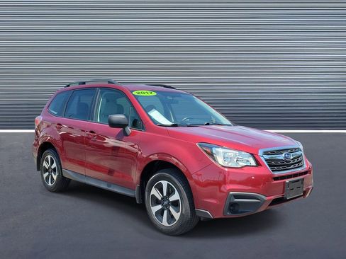 Used 2017 Subaru Forester 2.5i w/ Alloy Wheel Package AWD/4WD image 2